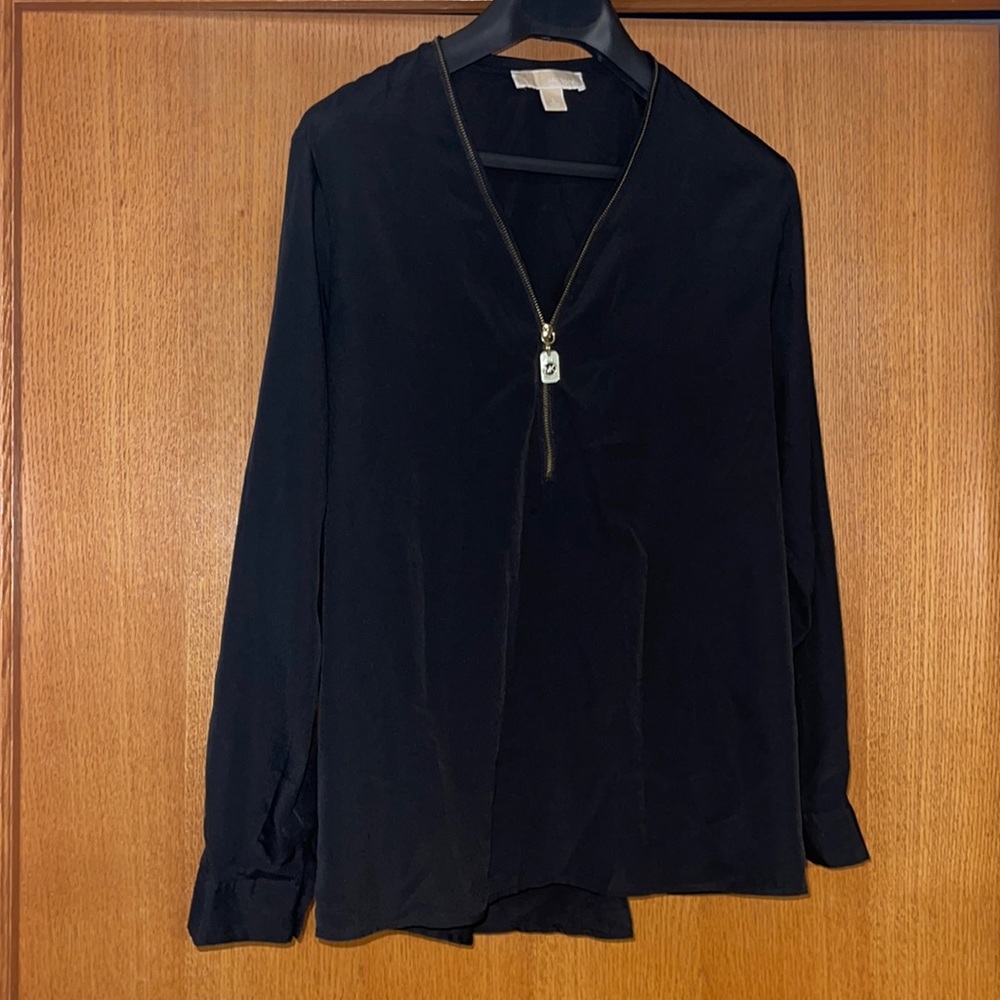 MK/ Black blouse